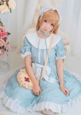 不扣钮的女孩